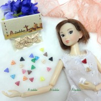 NDB010CRM Doll Dress Making Tiny Button Triangle 6.5mm Cream NDB010CRM Doll Dress Making Tiny Button Triangle 6.5mm Cream
